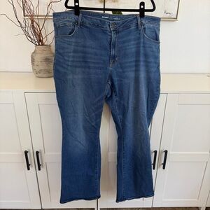 Old Navy Women’s Mid-Rise Blue Bootcut Jeans